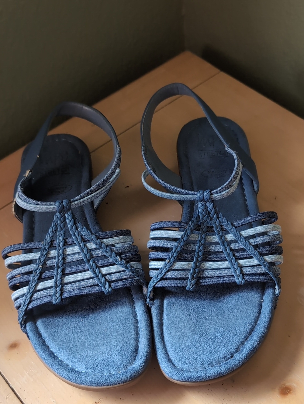 Impo Women's Belen Memory Foam Stretch Flat Sandals